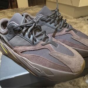 Adidas Yeezy 700 – Grey | Men’s 12.5